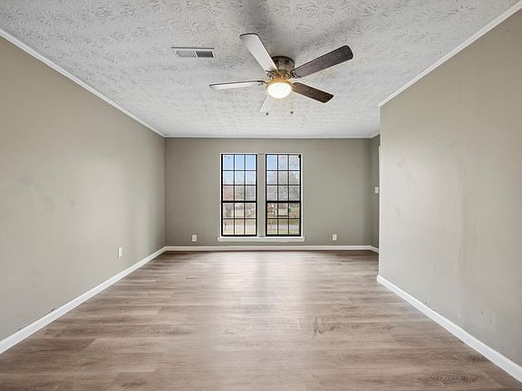 4th image of 722 Shelly Ln