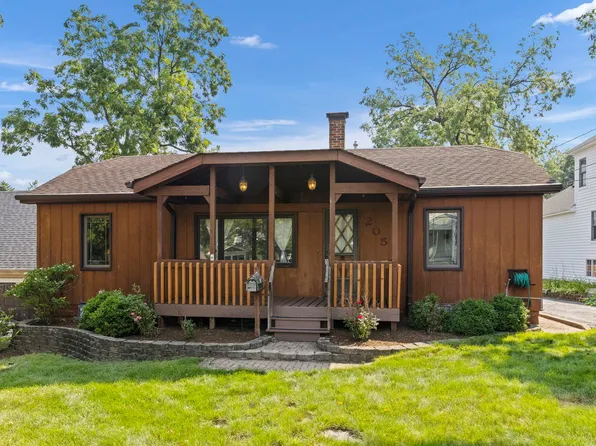 205 N Blanchard St, Wheaton, IL 60187
