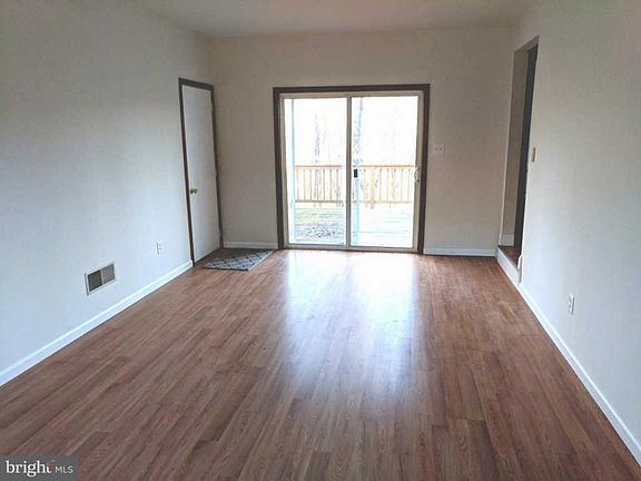 4th image of 1284 W Kings Hwy