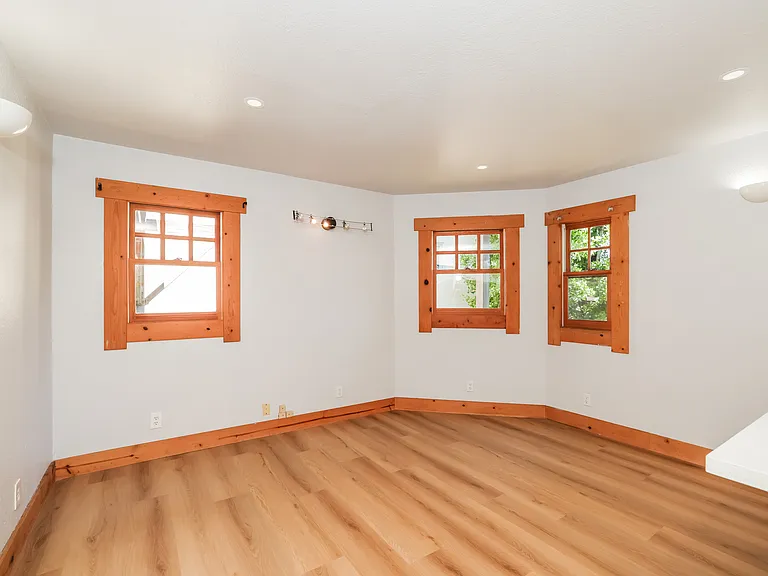 7-photo-Dining-Room