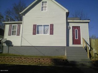 108 E Lincoln St, Harrisburg, IL 62946