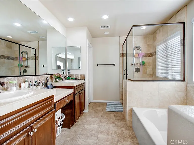 20724 Napa St — Photo 8