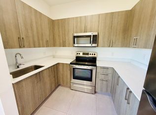 1295 W 69th St #308, Hialeah, FL 33014