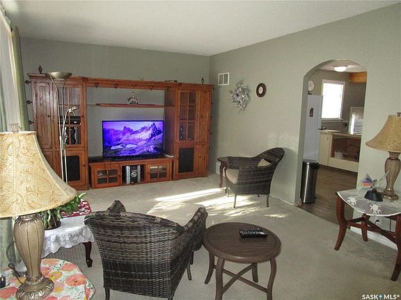 3rd image of 250 1st AVENUE W