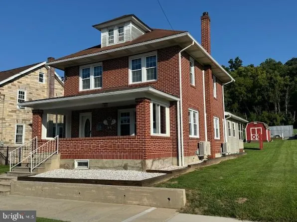 517 W 5th St, Lewistown, PA 17044
