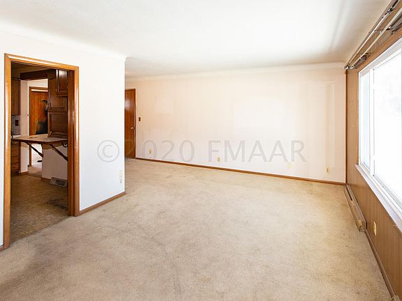 4th image of 808 Elm St