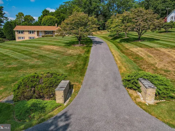 5508 Hayloft Ct, Frederick, MD 21703