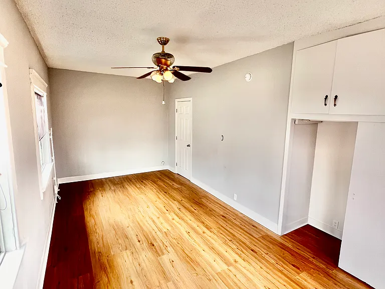 6601 Miramonte Blvd — Photo 2