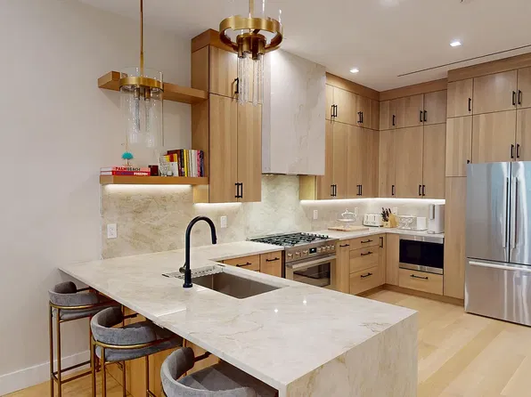 315 W 75th St APT 1R, New York, NY 10023