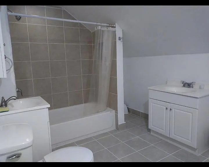 709 N Alexander St — Photo 2