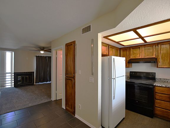 2nd image of 225 N Pomeroy #9-1
