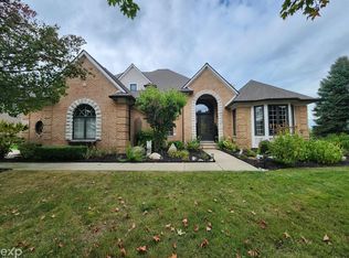 372 Overlook Dr, Oxford, MI 48371