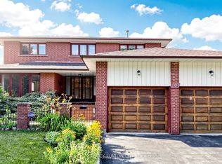 29 Ernest Ave, Toronto, ON M2J3T4
