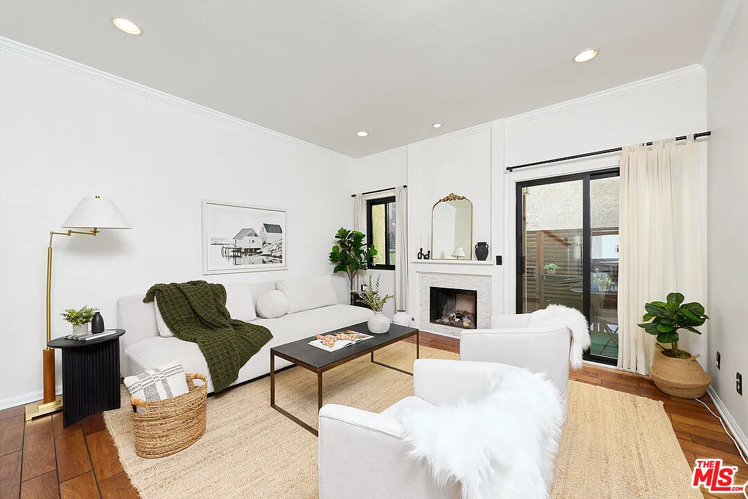 3 bed, 2.5 bath, 1470 sqft, $5,500 — Photo 3