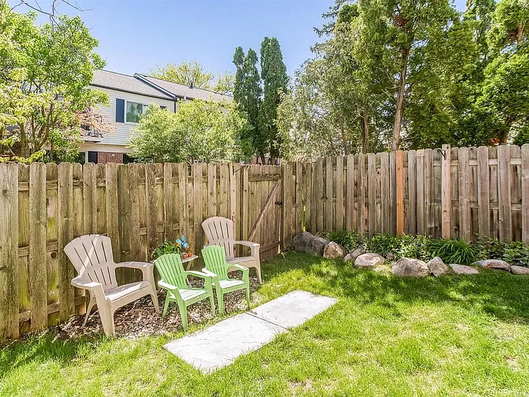 3255 Bolgos Cir — Photo 18