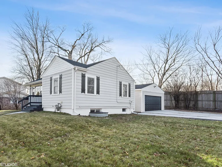 810 S Jackson St — Photo 19