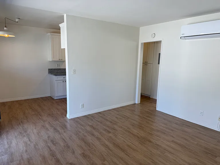 536 W Amerige Ave #C — Photo 10