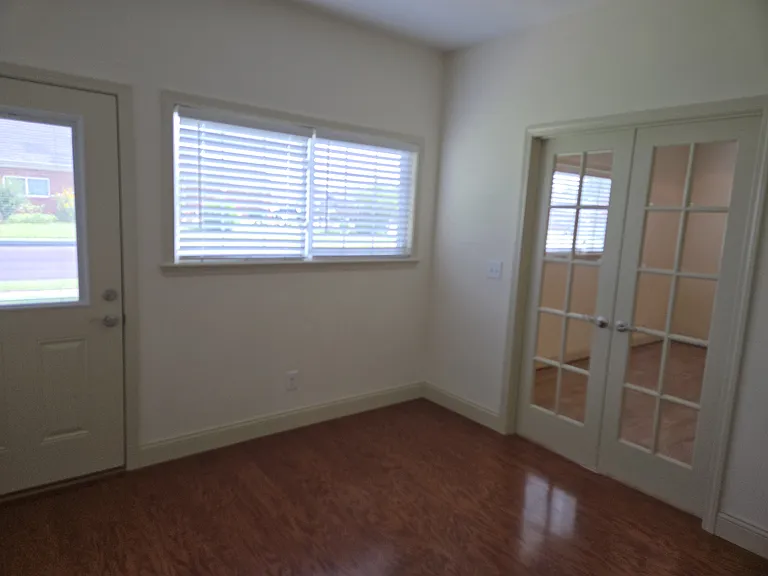 400B Lincoln Ave — Photo 9