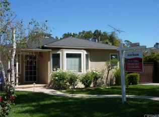 22137 Del Valle St, Woodland Hills, CA 91364