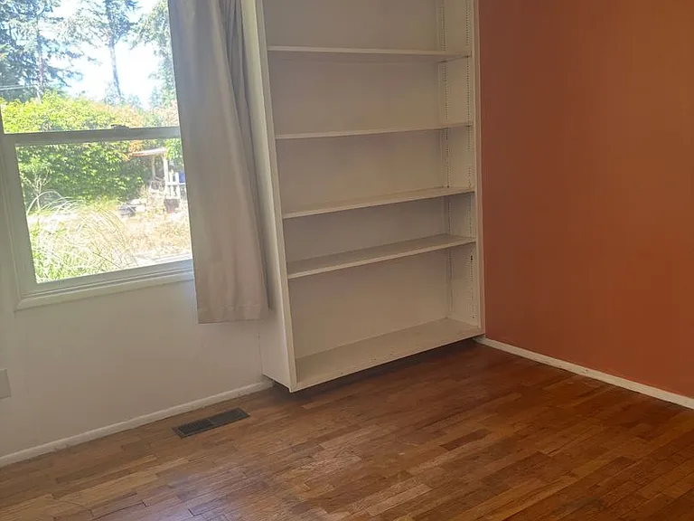 9728 Lake Steilacoom Dr SW — Photo 15