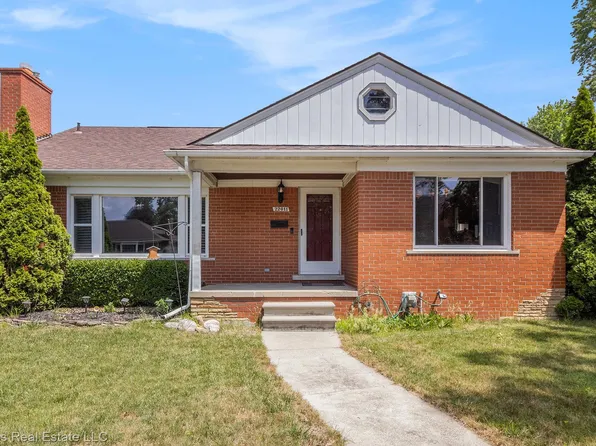 22011 Englehardt St, Saint Clair Shores, MI 48080