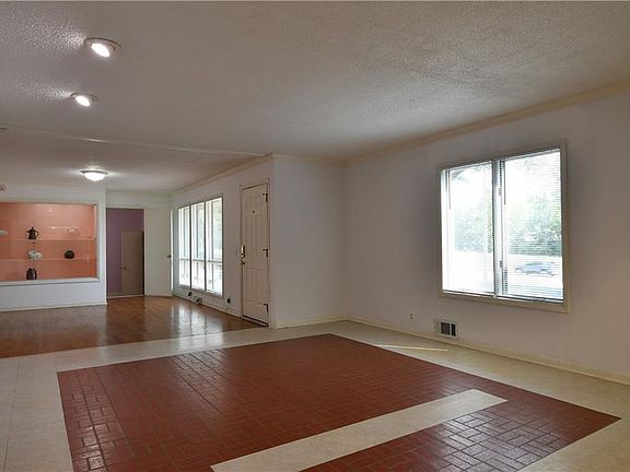 4th image of 10200 Pflumm Rd