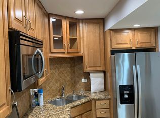 615 Quincy Bridge Ln APT 202, Glenview, IL 60025