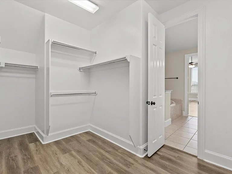 1117 Hancock Springs Ln — Photo 24