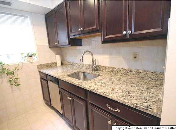 2nd image of 169 Cromwell Ave APT 1B