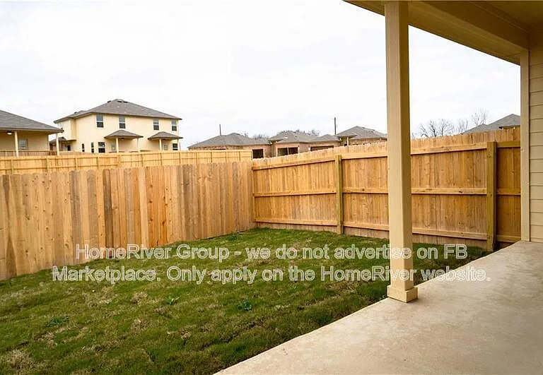 390 Joanne Loop #A — Photo 14