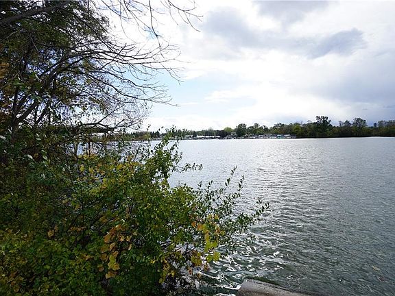 4th image of 00000 Lakeview Ct