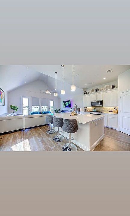 1st image of 3364 Archduke Dr.