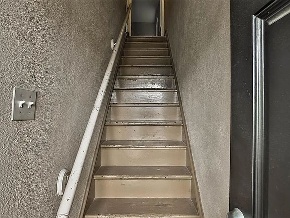 5th image of 4315A Tholozan Ave #A