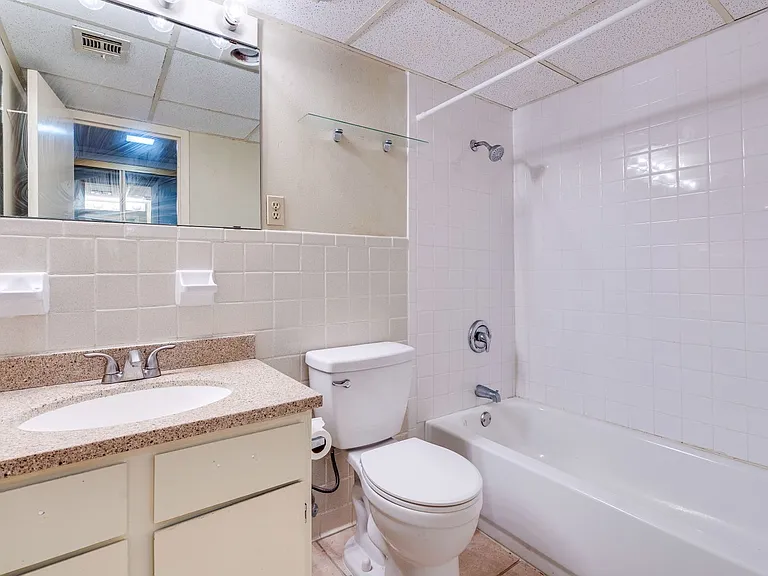 1800 Lavaca St #214 — Photo 28