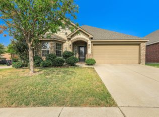 1916 Gayla Creek Dr, Little Elm, TX 75068