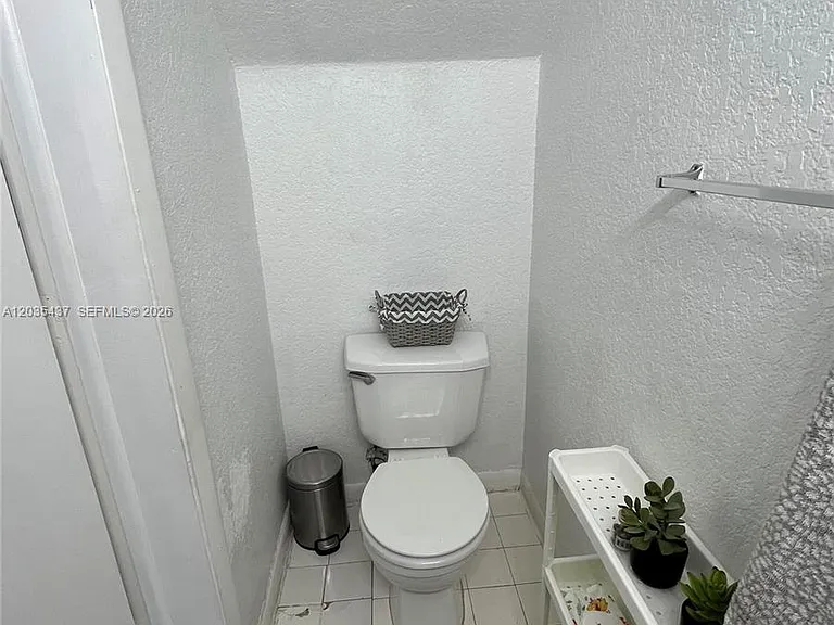 171 Riviera Cir #1 — Photo 4