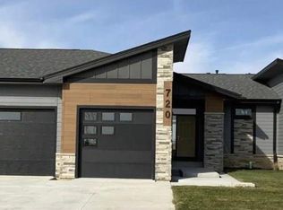 720 N 10th Ave, Springfield, NE 68059