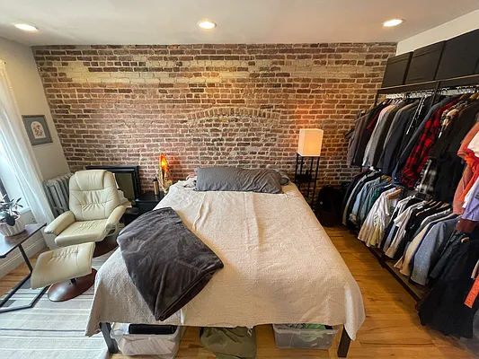 Rented by PMG Real Estate  | media 6