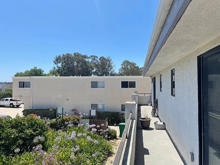 410 Ellwood Beach Dr — Photo 13