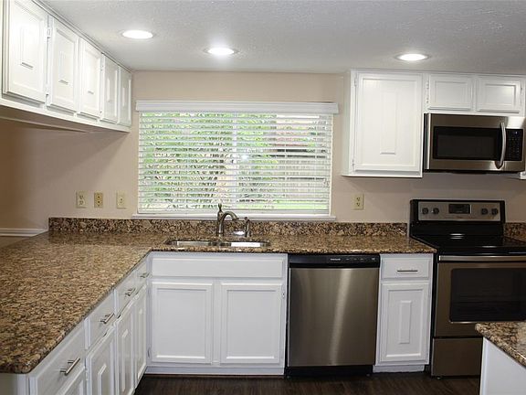 5th image of 3138 Silver Falls Dr