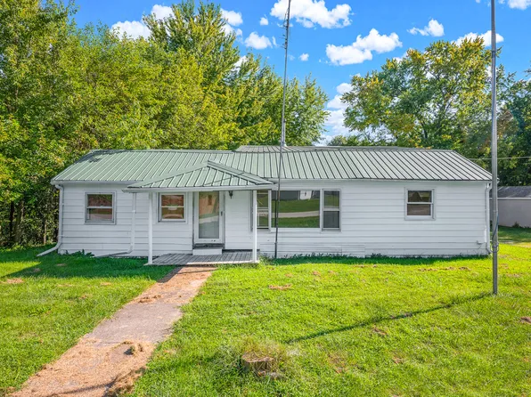 207 E North St, Heyworth, IL 61745