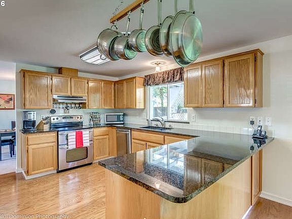 5th image of 15717 NE 41st St
