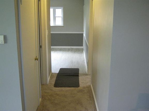 4th image of 11 Scott Dr