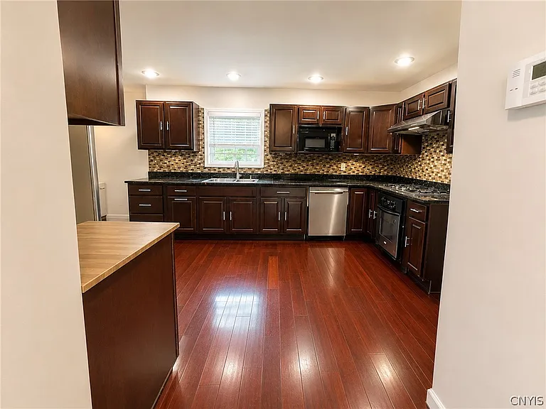 923 Emmett St — Photo 15