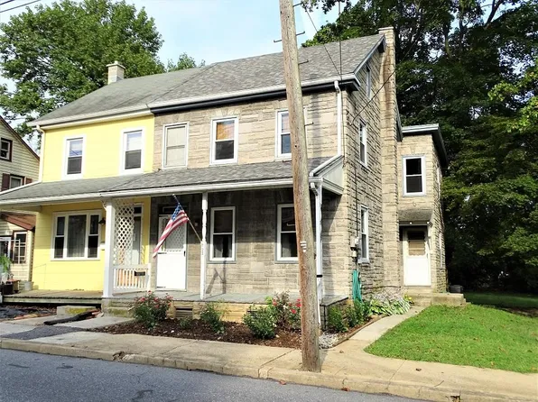22 N Locust St, Lititz, PA 17543