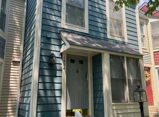 1674 Oaktree Ct, Reston, VA 20194