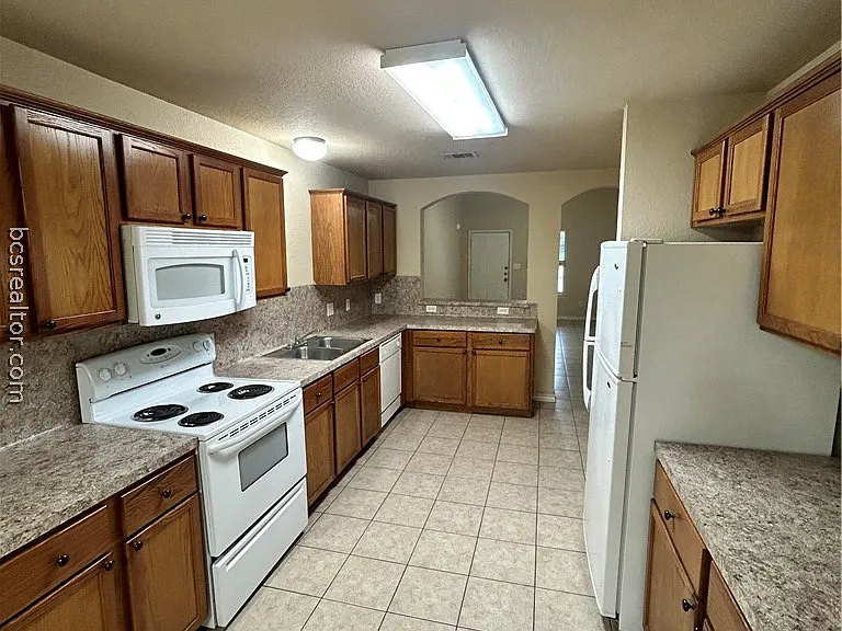 3529 Paloma Ridge Dr — Photo 2