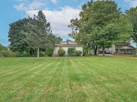 3rd image of 3831 Township Road 169