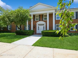 521 Coventry Ln APT 3, Crystal Lake, IL 60014