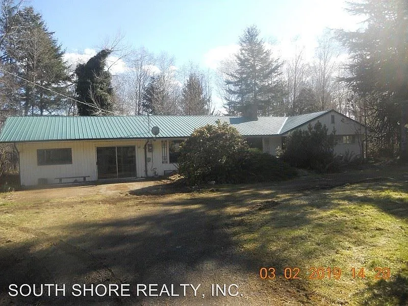 64 Artic Rd photo 1